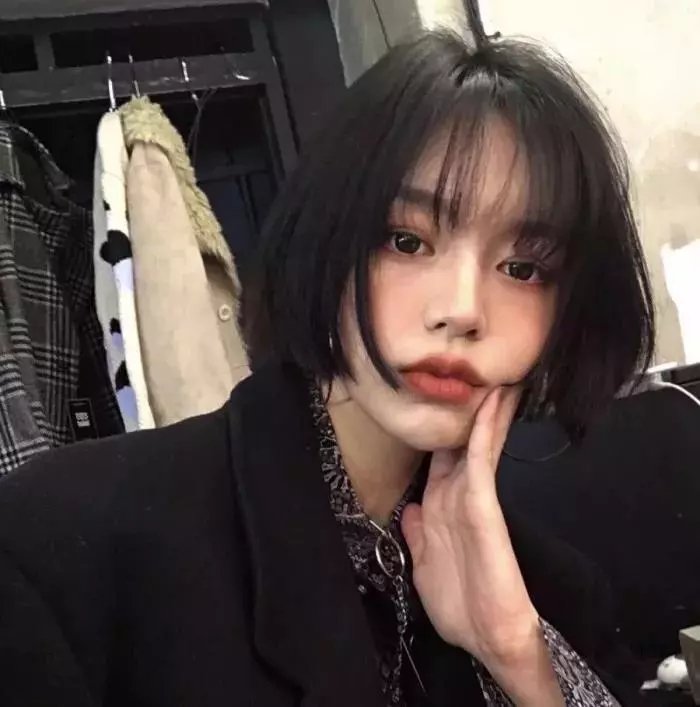 公园长椅上的盖伊与玛德琳